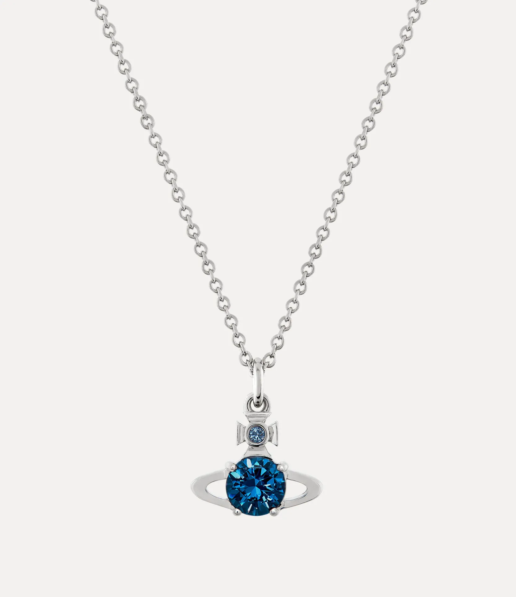 Reina Pendant Necklace