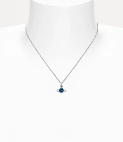 Reina Pendant Necklace