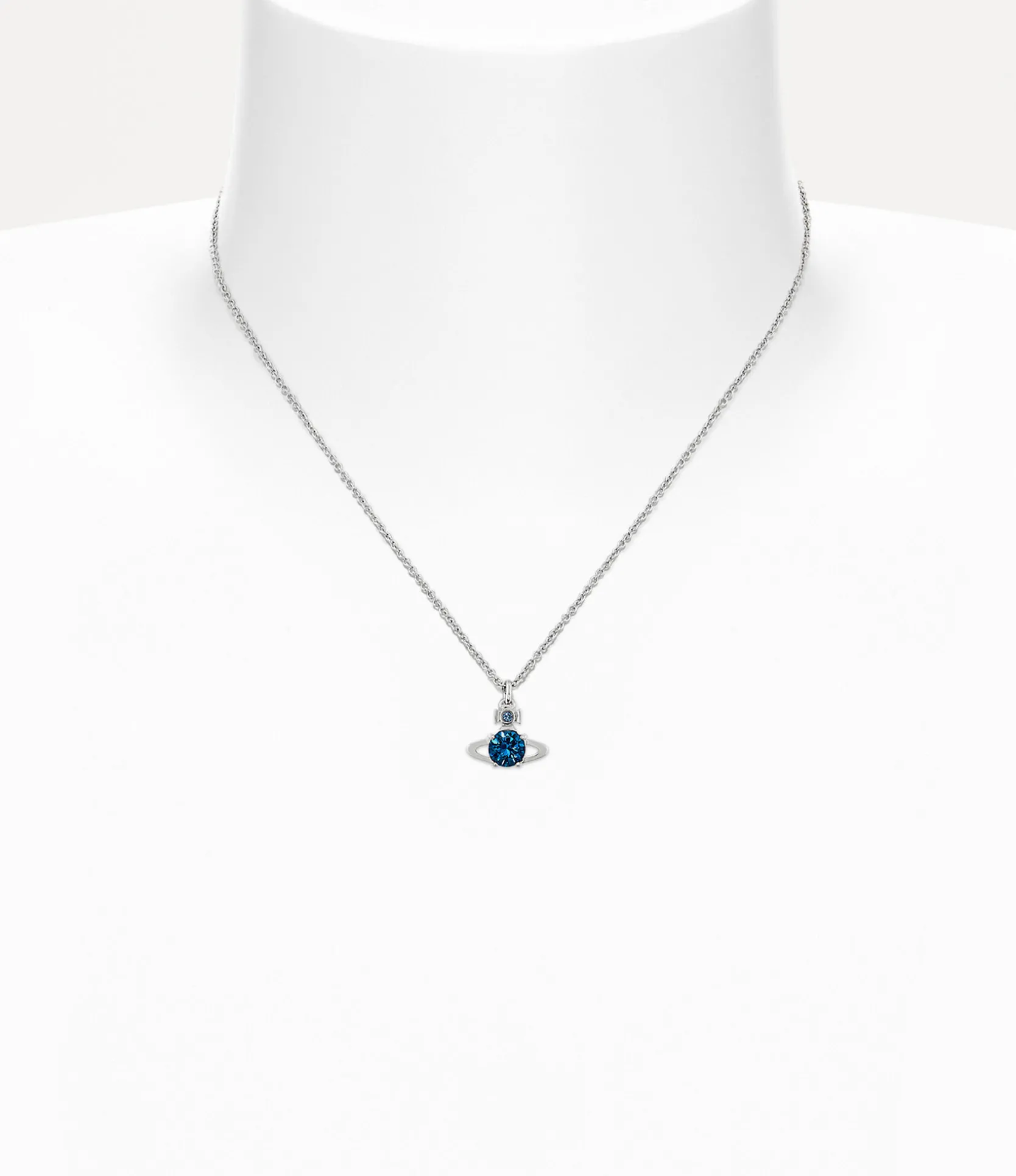 Reina Pendant Necklace
